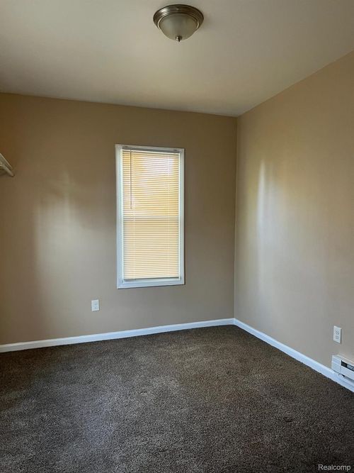 16856 San Juan Dr, Detroit, MI, 48221-2923 | Card Image