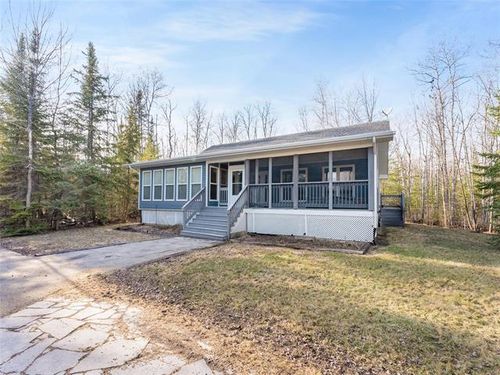 37 Fairway Dr, Lac Du Bonnet, MB, R0E1A0 | Card Image
