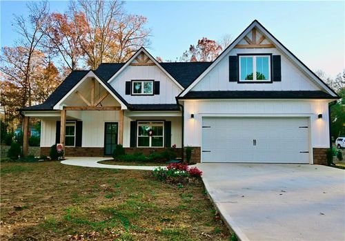 130 E Crestwood Rd, Tyrone, GA, 30290-2411 | Card Image