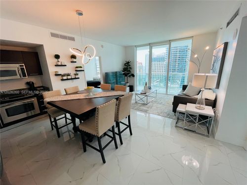 3207-950 Brickell Bay Dr, Miami, FL, 33131-3931 | Card Image