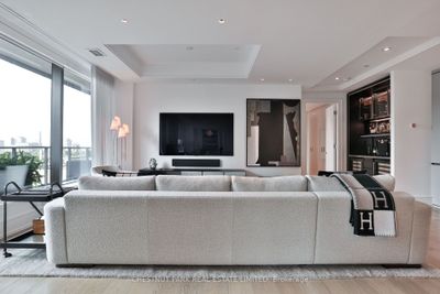 804 - 77 Charles St W, Condo with 2 bedrooms, 2 bathrooms and 2 parking in Toronto ON | Image 3