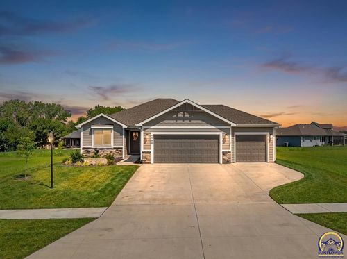 7700 Sw 24th Ter, Topeka, KS, 66614-6011 | Card Image