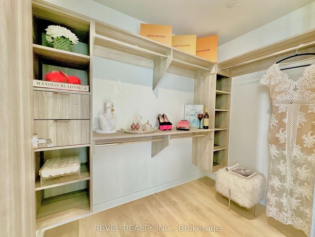1902 - 25 Mcmahon Dr, Condo with 3 bedrooms, 3 bathrooms and 1 parking in North York ON | Image 27