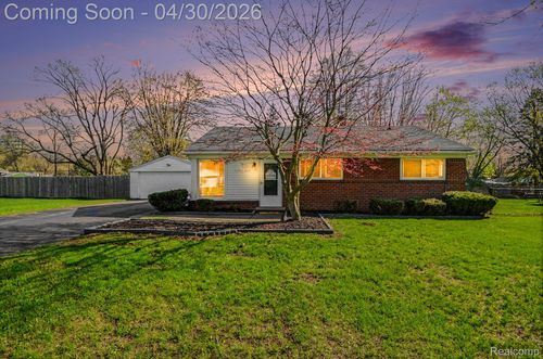 4884 Sundale Dr, Clarkston, MI, 48346-3691 | Card Image