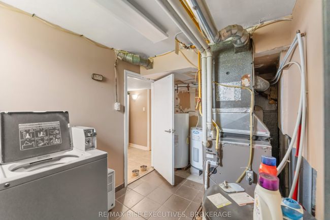 999 Portsmouth Ave, Home with 6 bedrooms, 3 bathrooms and 4 parking in Kingston ON | Image 13