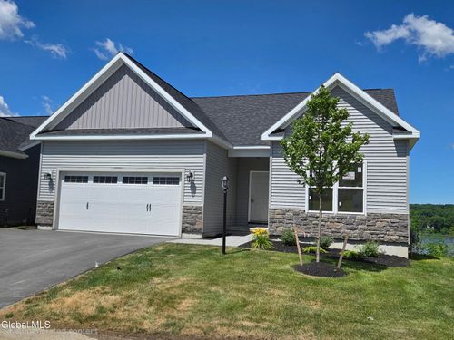 31 Harbor Ln, Cohoes, NY, 12047-4825 | Card Image