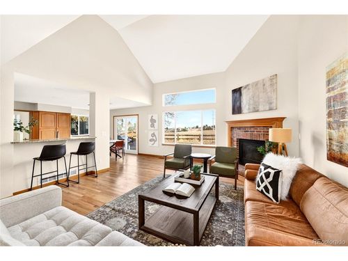 8852 Chestnut Hill Ln, Highlands Ranch, CO, 80130-5127 | Card Image