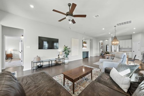 103 Scotsburg St, Hutto, TX, 78634-2061 | Card Image