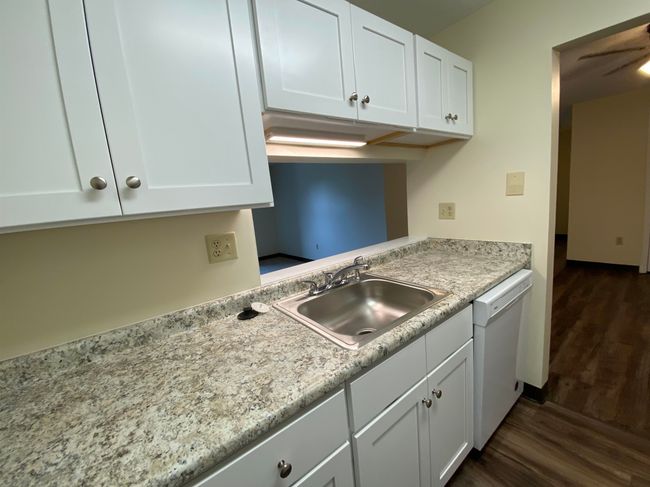 APT-303 - 173 Eastern Ave, Condo with 2 bedrooms, 1 bathrooms and null parking in Manchester NH | Image 11