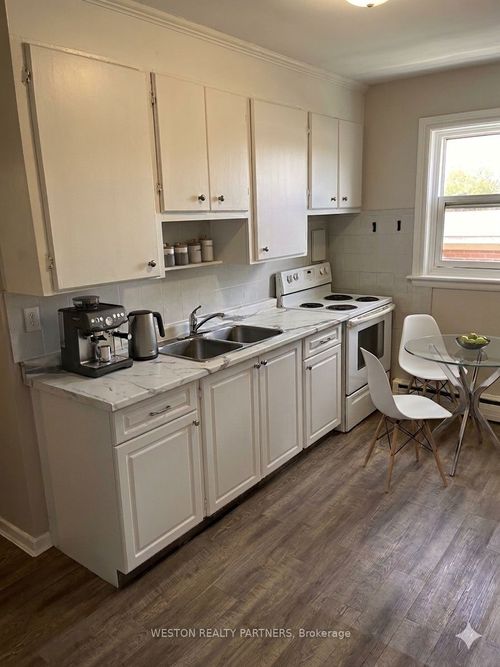 4-666 Fennell Avenue E, Hamilton, ON, L8V1V2 | Card Image