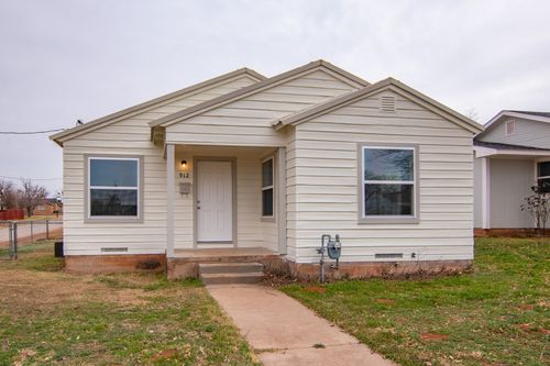 912 Lou Ave, Sweetwater, TX, 79556-3425 | Card Image