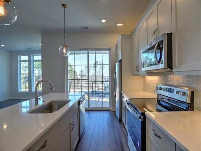 155 Devore Rd, Condo with 2 bedrooms, 1 bathrooms and 1 parking in Alpharetta GA | Image 17