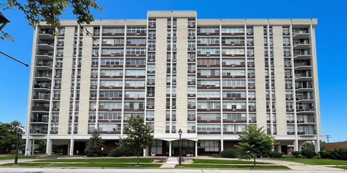 2f-33 N Main St, Lombard, IL, 60148-2357 | Card Image