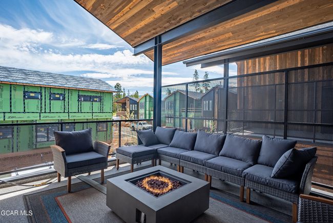 **Staged Photos of Bldg 1 (1058) | Image 36