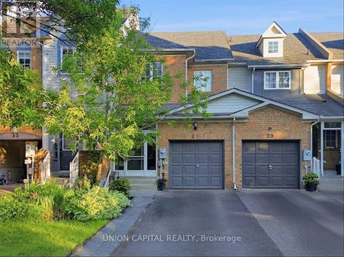 31 Ochalski Road, Aurora (Bayview Wellington), ON, L4G7J3 | Card Image