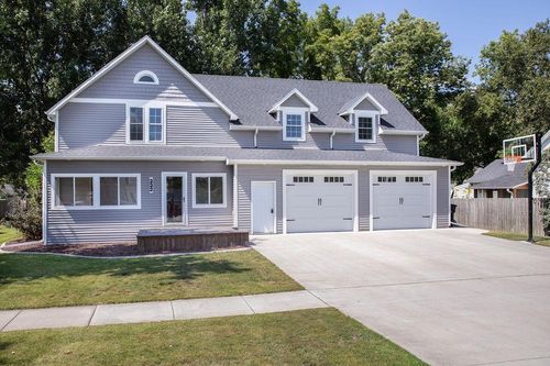 332 8th Ave N, Casselton, ND, 58012-3335 | Card Image