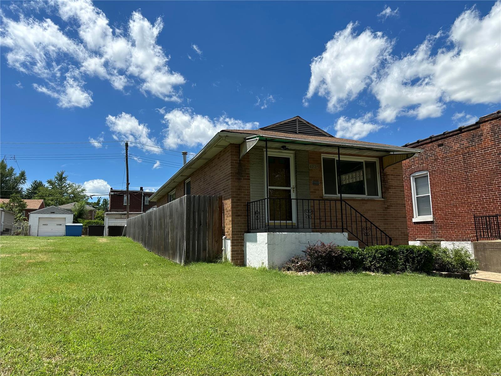 Oregon Ave, Saint Louis, MO 63111