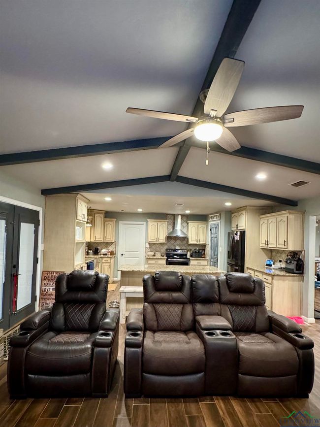 71 County Road 2936, House other with 3 bedrooms, 2 bathrooms and null parking in Hughes Springs TX | Image 6