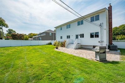 21 Clifford Boulevard, House other with 6 bedrooms, 3 bathrooms and null parking in Hauppauge NY | Image 2