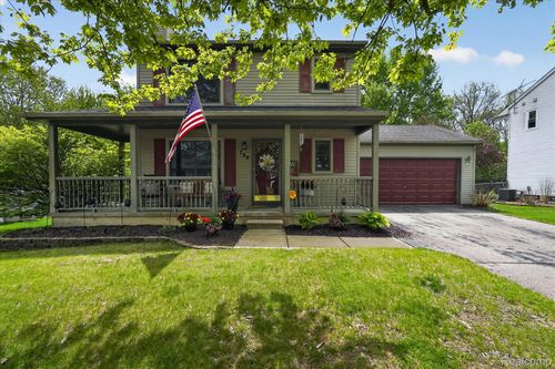 764 Town Trl, Pinckney, MI, 48169-8018 | Card Image