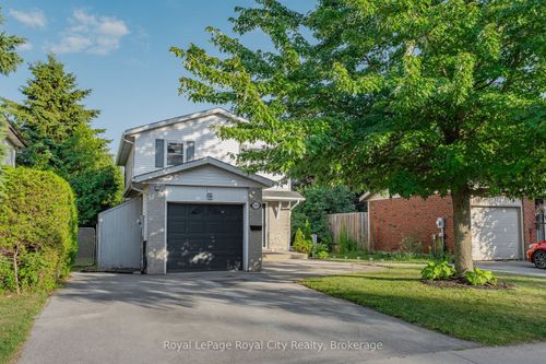 282 Strathallan St, Fergus, ON, N1M3L5 | Card Image