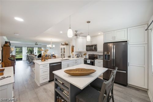 h107-5724 Deauville Cir, NAPLES, FL, 34112-7212 | Card Image