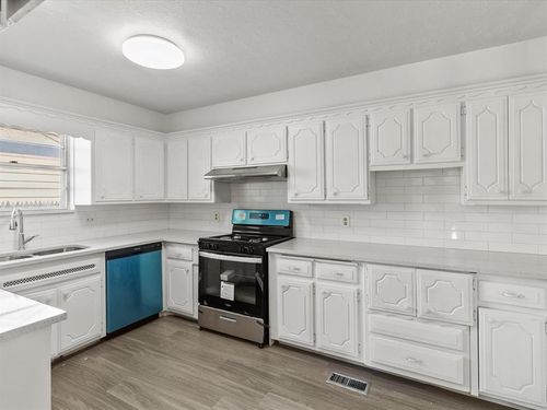 3112 N Viewpoint Dr, Midwest City, OK, 73110-1520 | Card Image