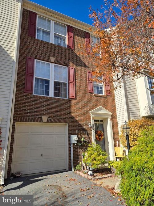 135 Pittman Ct, STEPHENS CITY, VA, 22655-2889 | Card Image