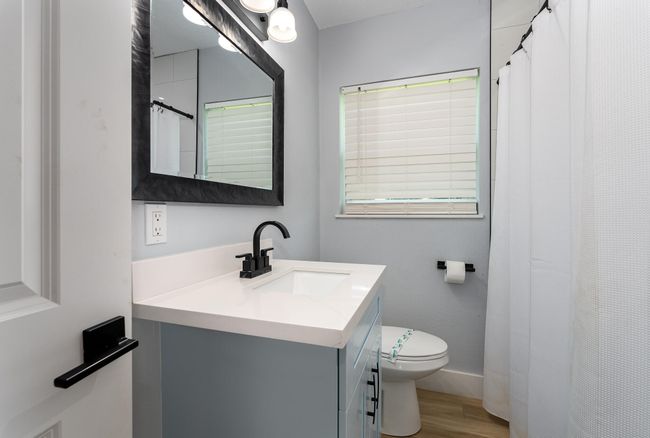 Guest bathroom | Image 22