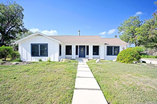 456 Magazine Ave, New Braunfels, TX, 78130-5658 | Card Image