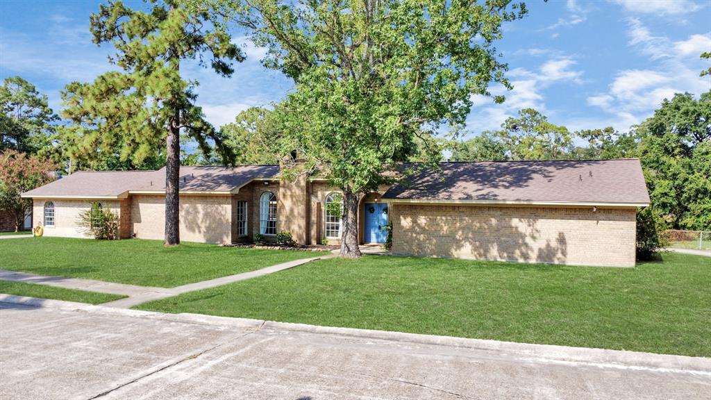 Tompkins Dr, Baytown, TX 77521