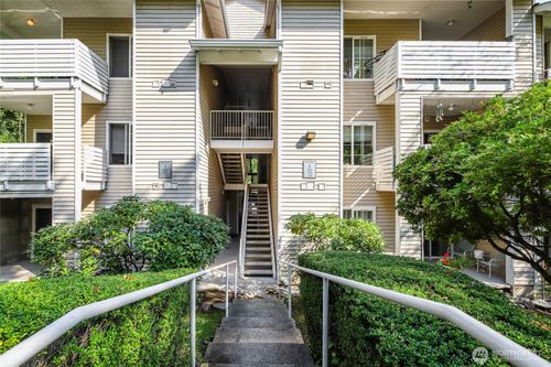 unit-e325-801 Rainier Ave N, Renton, WA, 98057-5397 | Card Image