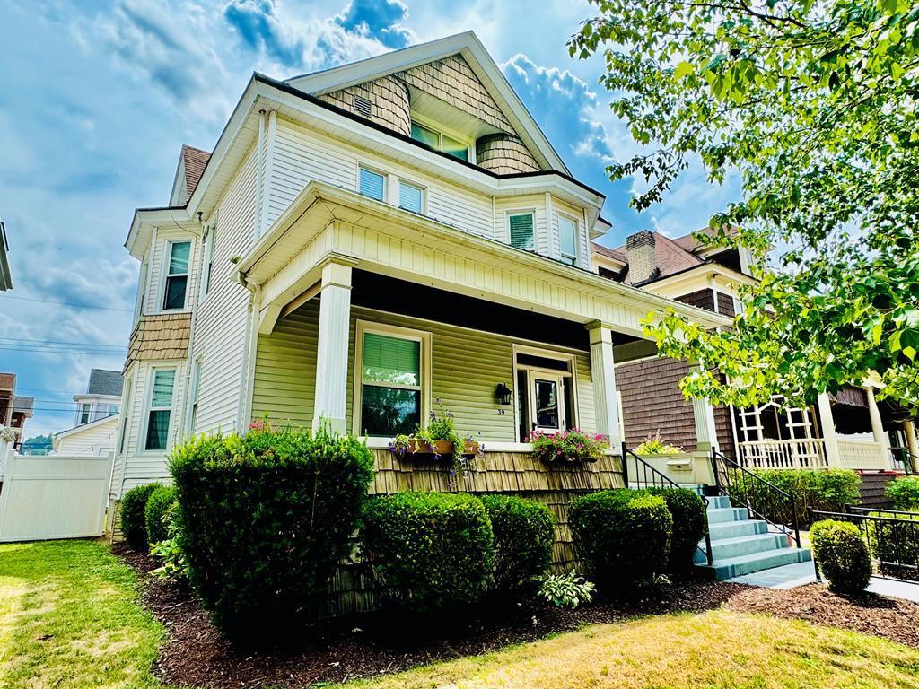 Acosta Ave, Wheeling, WV 26003