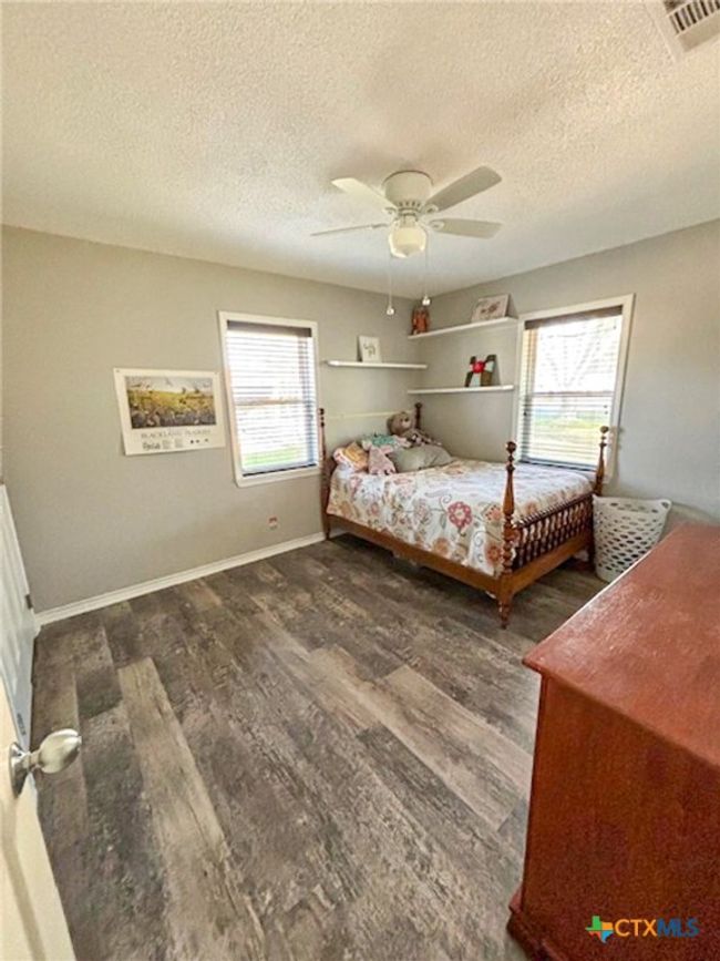 912 N Avenue G, House other with 4 bedrooms, 3 bathrooms and null parking in Shiner TX | Image 15
