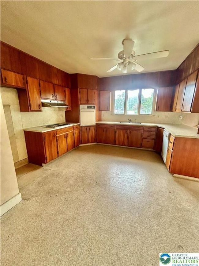 603 Shawnee St, Condo with 3 bedrooms, 2 bathrooms and null parking in Roseto PA | Image 10