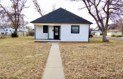 581 Main Ave, Akron, CO, 80720-1238 | Card Image