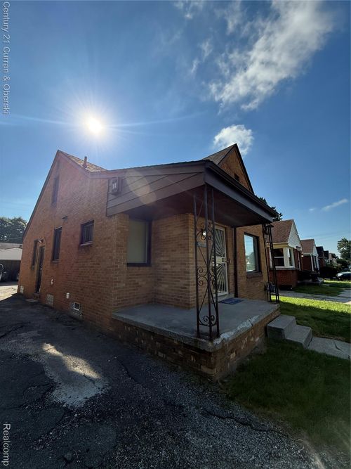 18444 Glastonbury Rd, Detroit, MI, 48219-2943 | Card Image
