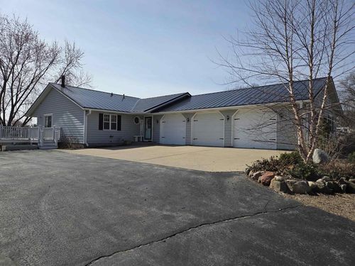 N6769 Donlin Drive, Pacific, WI, 53954 | Card Image