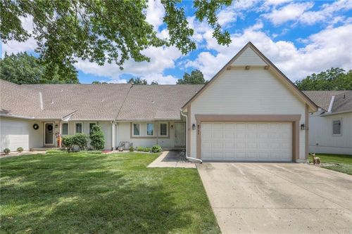 8711 Crysler Ave, Kansas City, MO, 64138-5146 | Card Image