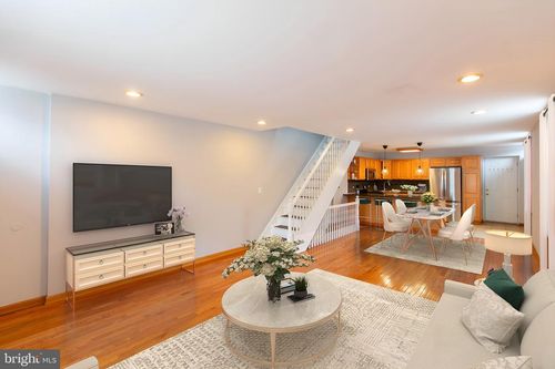 152 Tree St, PHILADELPHIA, PA, 19148-3339 | Card Image