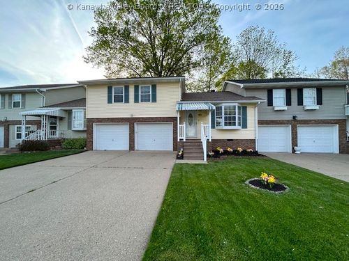 15 Cobblestone Ln, Huntington, WV, 25705-2300 | Card Image