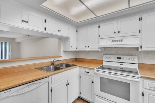 2530 E North St, Greenville, SC, 29615-1441 | Card Image