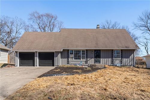 13621 Applewood Dr, Grandview, MO, 64030-3725 | Card Image