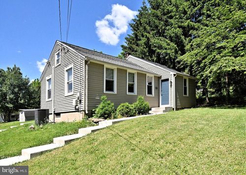 822 N Limekiln Pike, CHALFONT, PA, 18914-1530 | Card Image