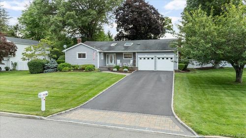 39 Merrivale Drive, Smithtown, NY, 11787 | Card Image