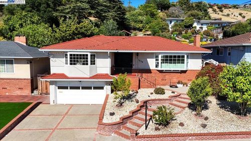 1876 Benedict Dr, San Leandro, CA, 94577-5353 | Card Image