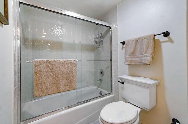 APT-11C - 5070 N Ocean Dr, Condo with 2 bedrooms, 2 bathrooms and null parking in Riviera Beach FL | Image 15