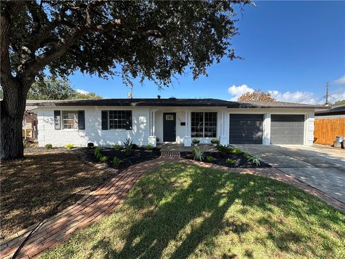 1721 Denver St, Portland, TX, 78374-2436 | Card Image