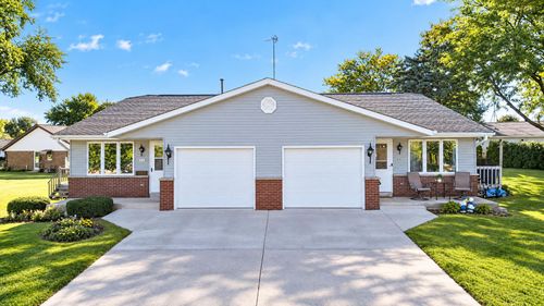 412 N 12th St, Oostburg, WI, 53070-1114 | Card Image