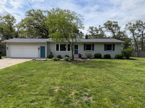 2002 Garret Dr Ne, Grand Rapids, MI, 49525-2915 | Card Image